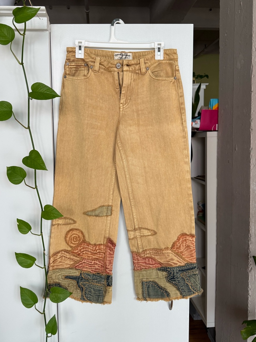 free people embroidered jeans, sz 27
